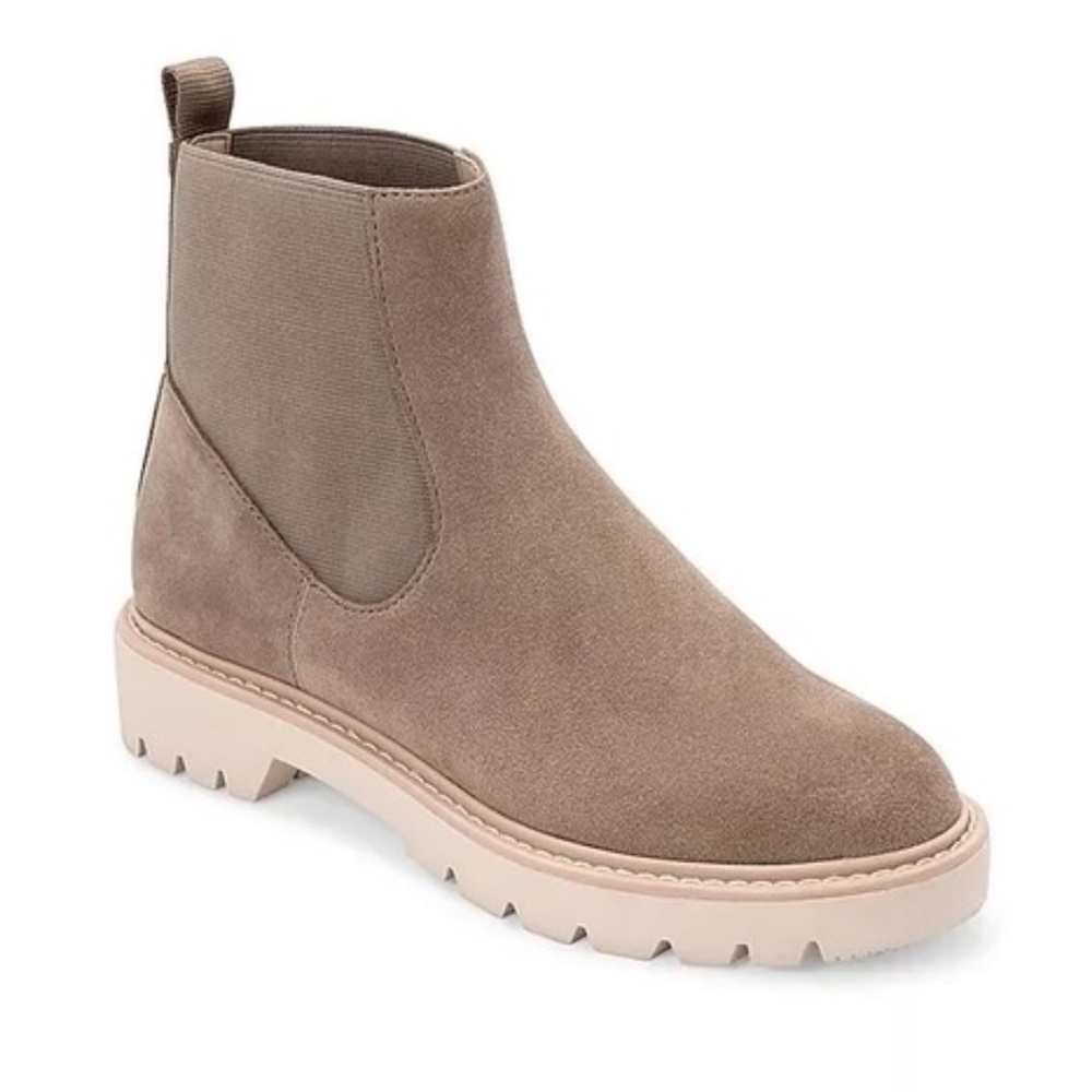 Dolce Vita Women’s Chelsea Pepper suede boots size US 9